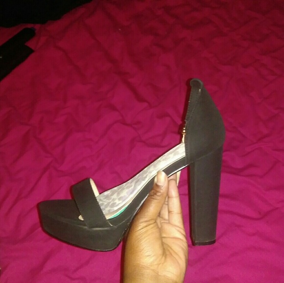 Open Toe Black Heels - Picture 2 of 4